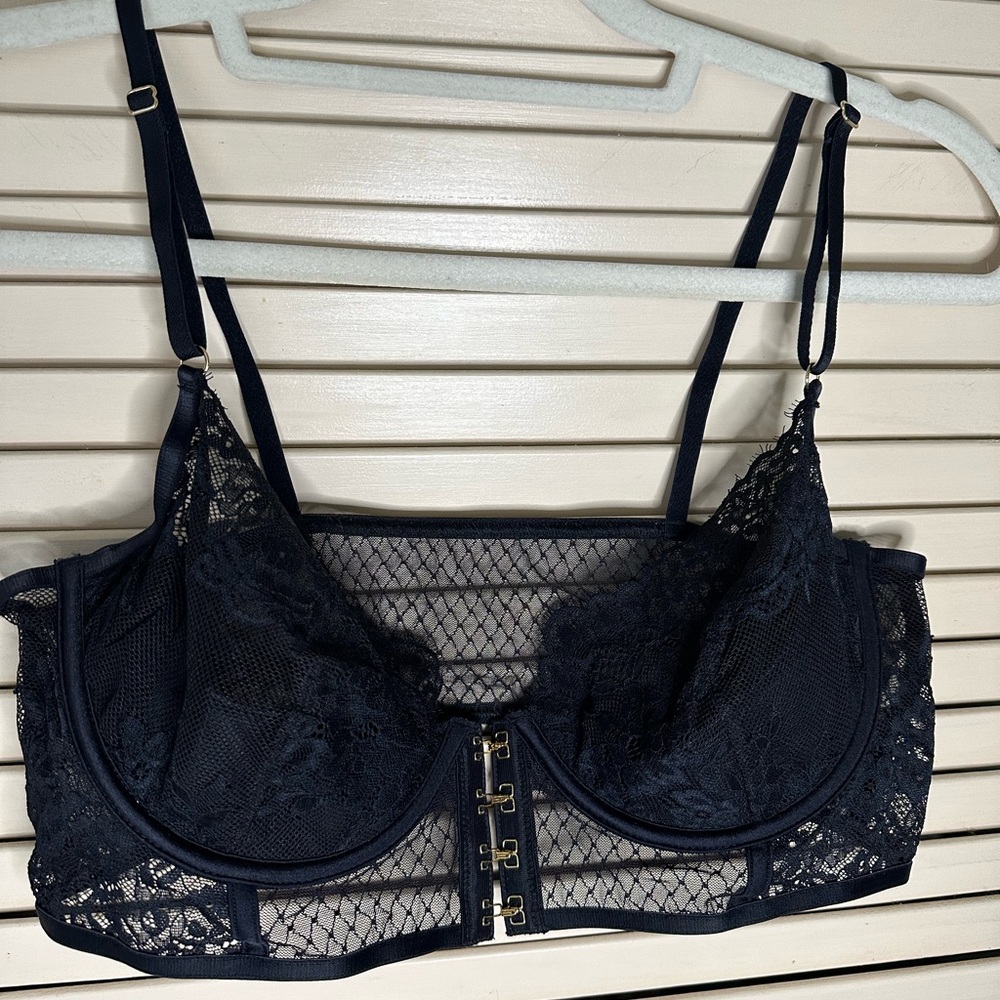 NWOT- Black Balconette Bra